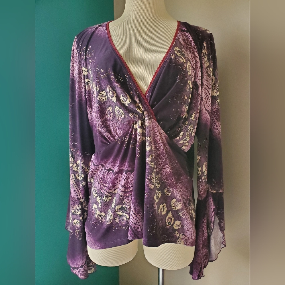 Sugarcane Women's Top Size XL Low Cut Big Flared Sleeves  multi color purple EUC